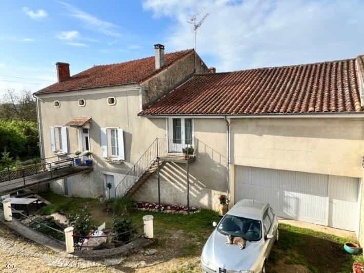 House in Ruffec, Nouvelle-Aquitaine 11727469