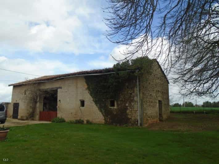 Kondominium w Sauzé-Vaussais, Nouvelle-Aquitaine 11727475