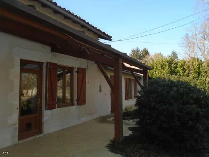 Other in Chaunay, Nouvelle-Aquitaine 11727477