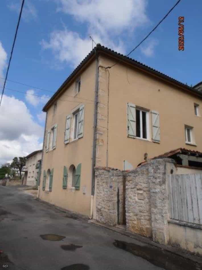 Talo sisään Ruffec, Nouvelle-Aquitaine 11727504