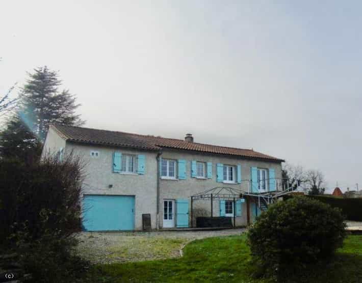 Hus i Mansle, Nouvelle-Aquitaine 11727511