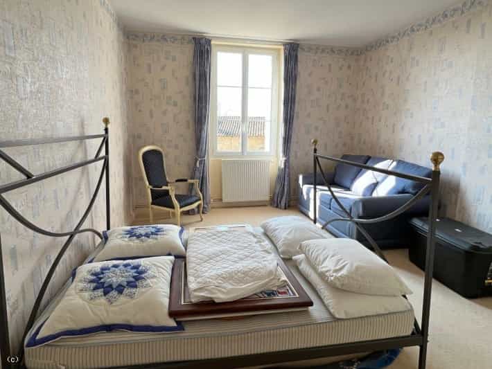 Dom w Villefagnan, Nouvelle-Aquitaine 11727513