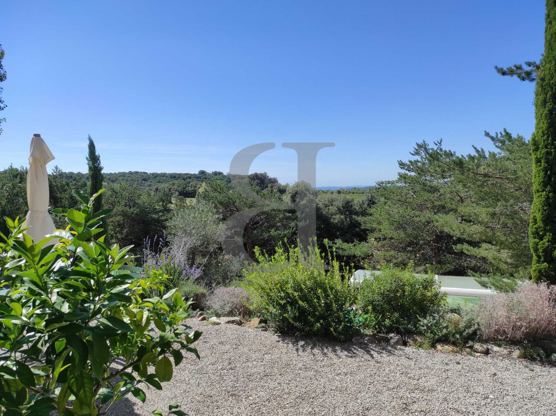 House in Valreas, Provence-Alpes-Cote d'Azur 11727631