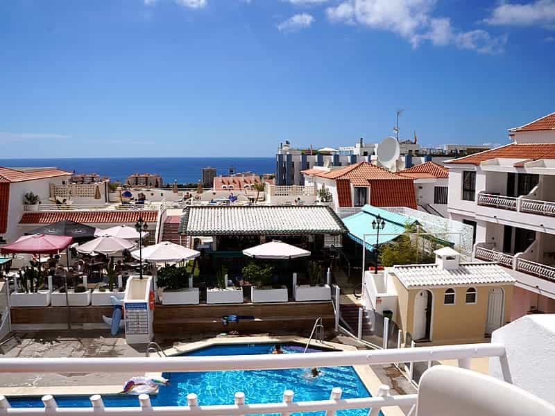 Condominium in Los Cristianos, Canary Islands 11727780