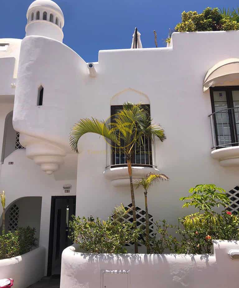 Condominium in Adeje, Canary Islands 11727784