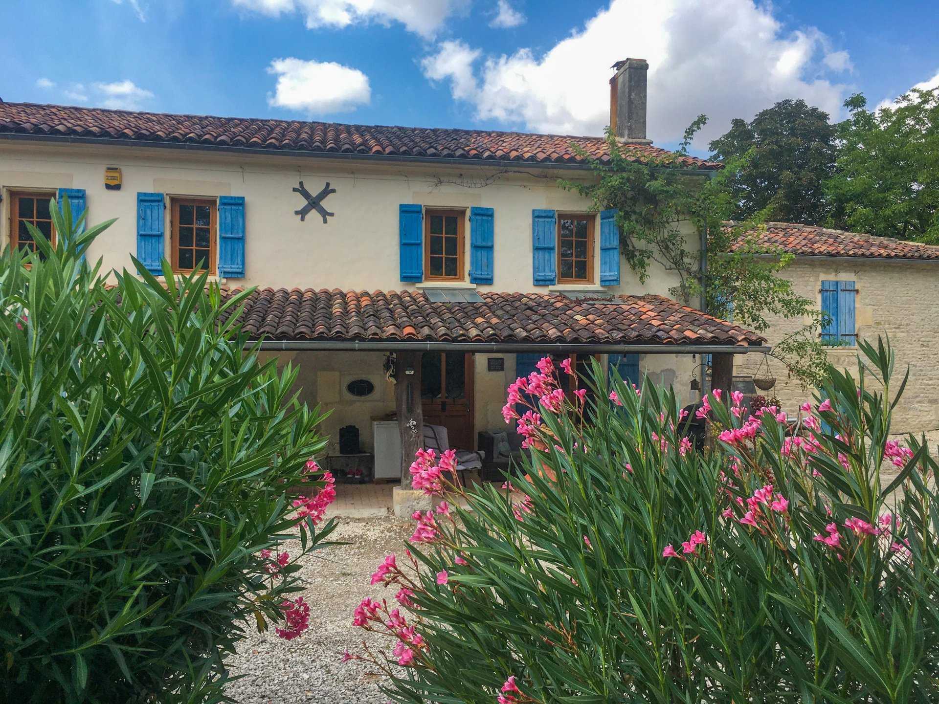 House in Brie-sous-Matha, Nouvelle-Aquitaine 11728012
