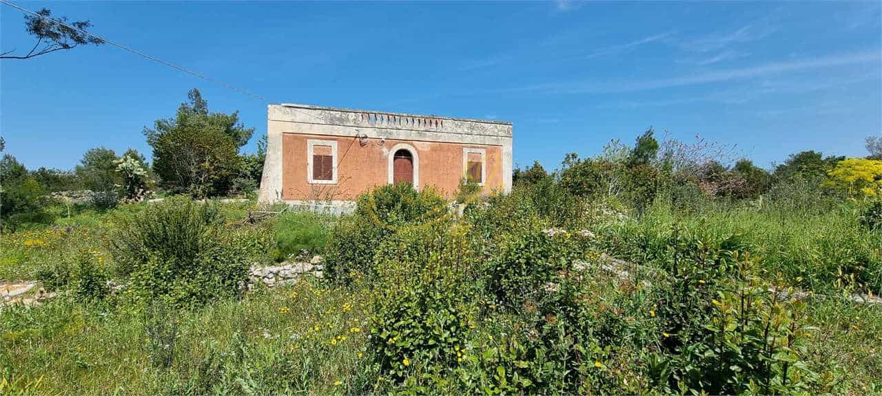 Land in Ostuni, Puglia 11728361