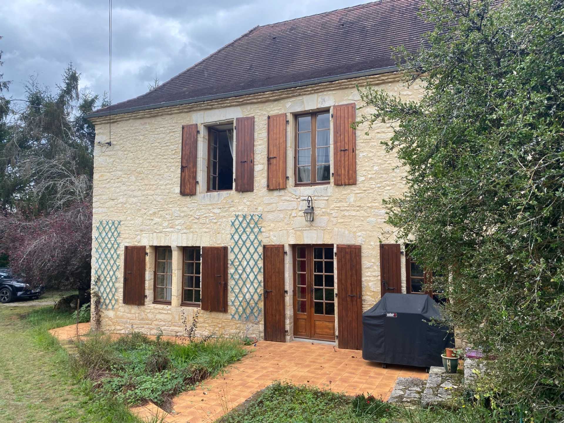 Talo sisään Sarlat-la-Caneda, Nouvelle-Aquitaine 11728633