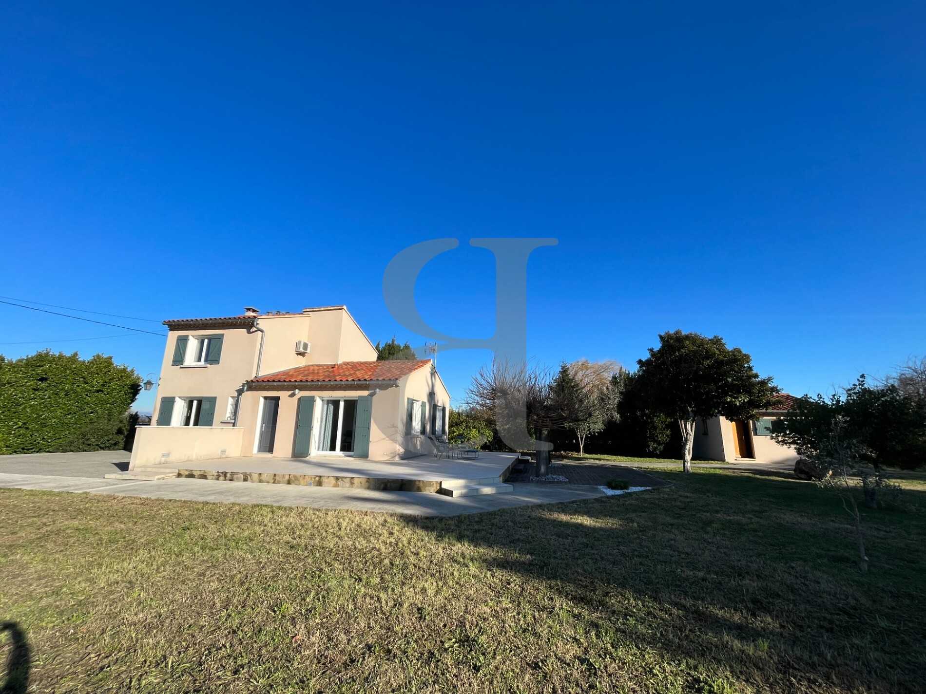 House in Jonquieres, Provence-Alpes-Cote d'Azur 11728753