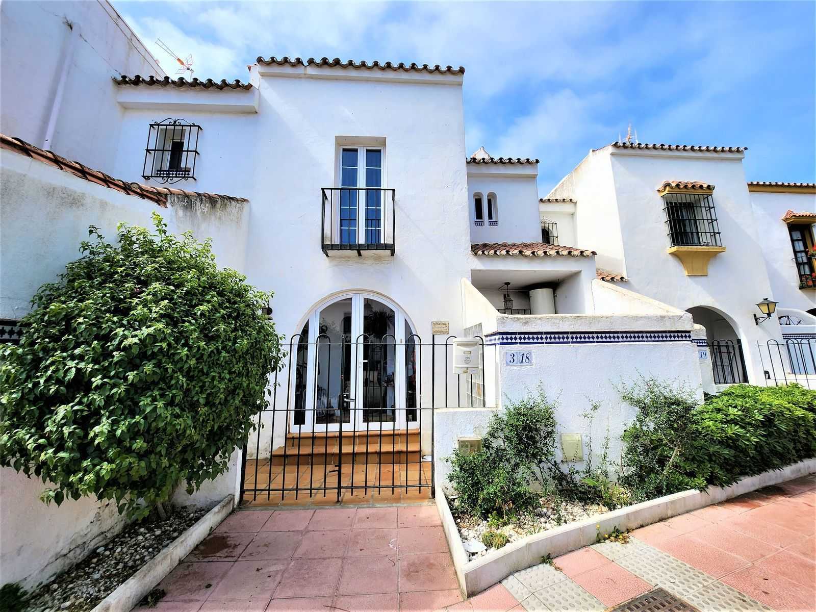Huis in Puerto de la Duquesa, Andalusia 11728807