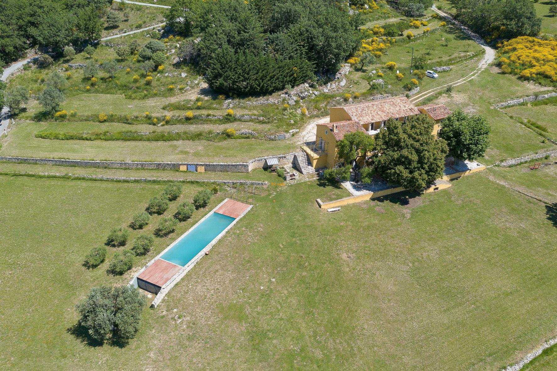Hus i Seillans, Provence-Alpes-Cote d'Azur 11728819