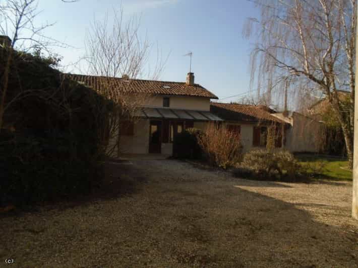 rumah dalam Chaunay, Nouvelle-Aquitaine 11729180