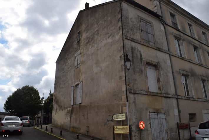 rumah dalam Ruffec, Nouvelle-Aquitaine 11729371