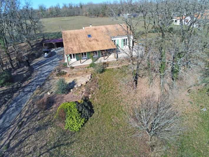 House in Condac, Nouvelle-Aquitaine 11729382