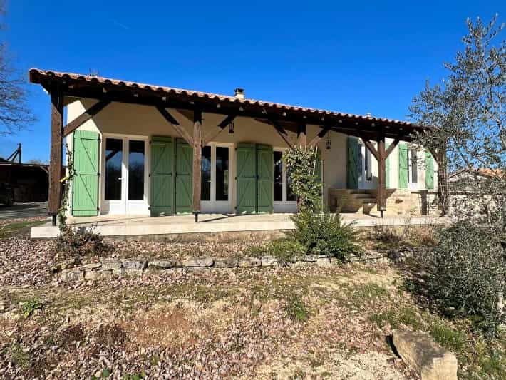 House in Condac, Nouvelle-Aquitaine 11729382