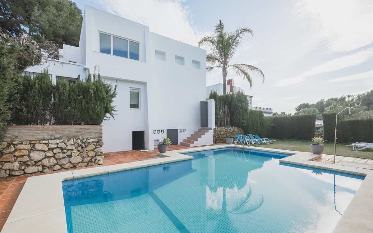 House in Marbella, Andalusia 11730547