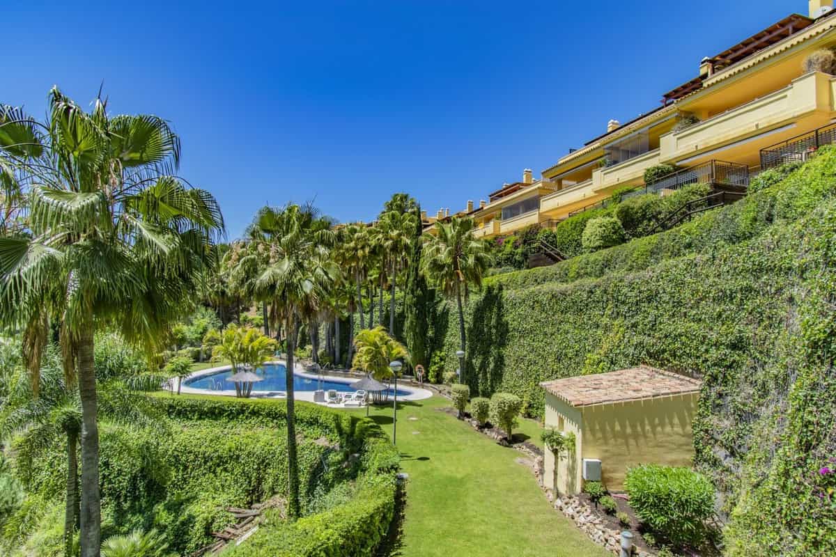 Condominium in Marbella, Andalusia 11731345