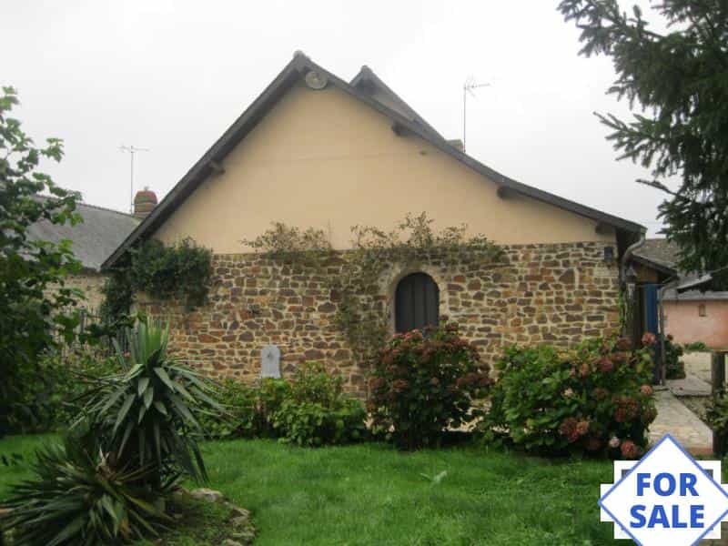 House in Pré-en-Pail-Saint-Samson, Pays de la Loire 11731592