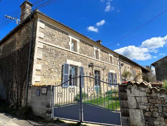 σπίτι σε Sauze-Vaussais, Nouvelle-Aquitaine 11731606