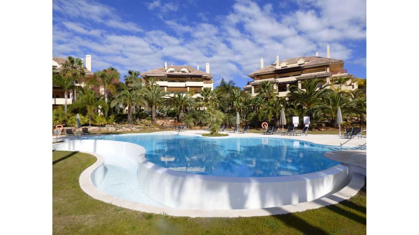 सम्मिलित में Sotogrande, Andalusia 11731654