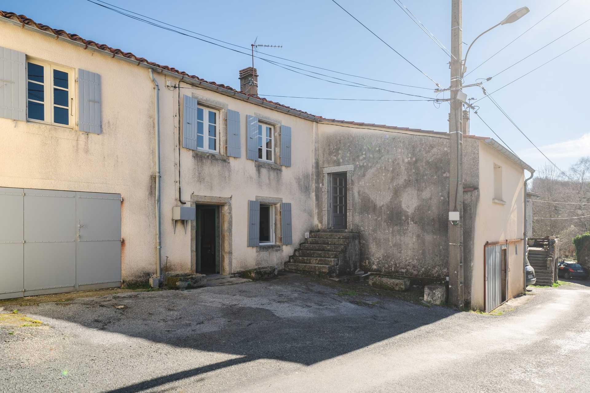 Casa nel Saint-Salvy-de-la-Balme, Occitania 11732050