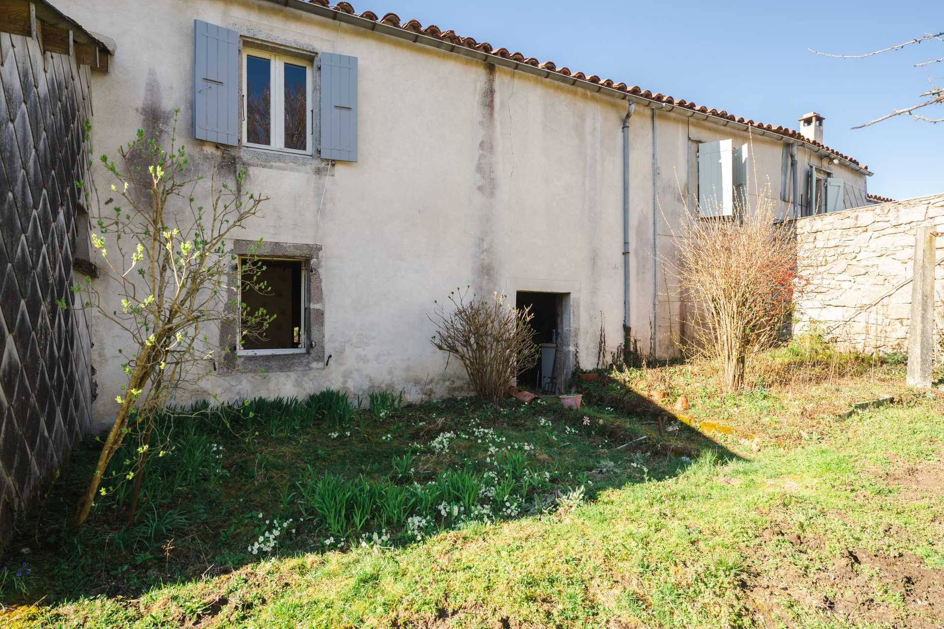 Hus i Saint-Salvy-de-la-Balme, Occitanie 11732050