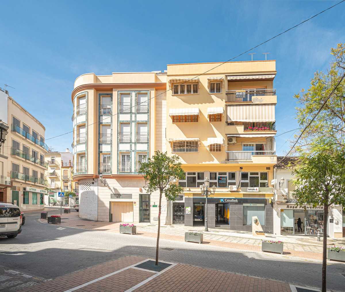 Condominium in Coin, Andalusia 11732244