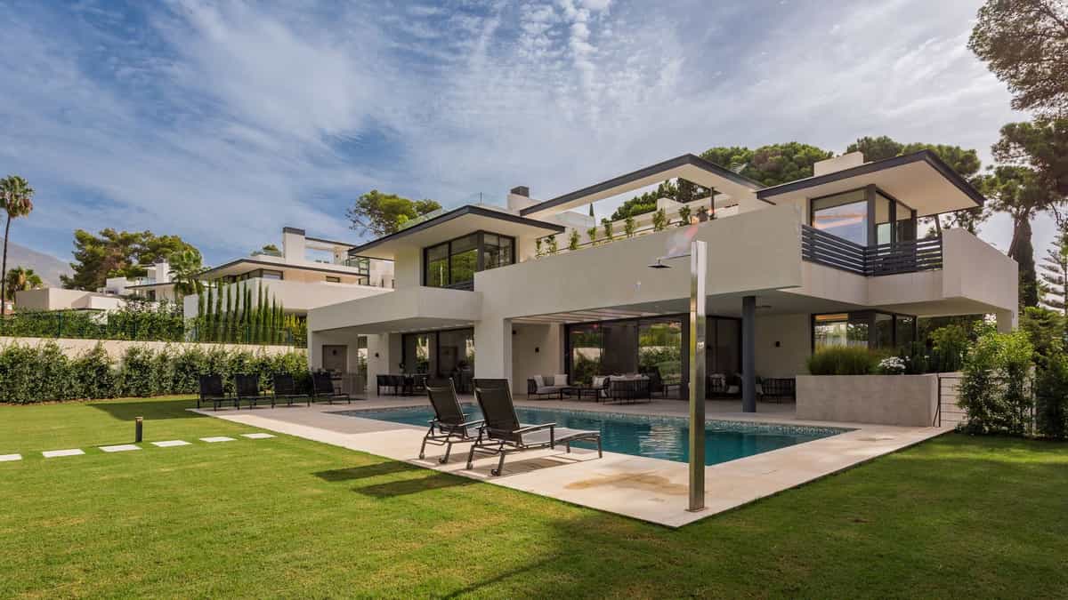 House in Marbella, Andalusia 11732289
