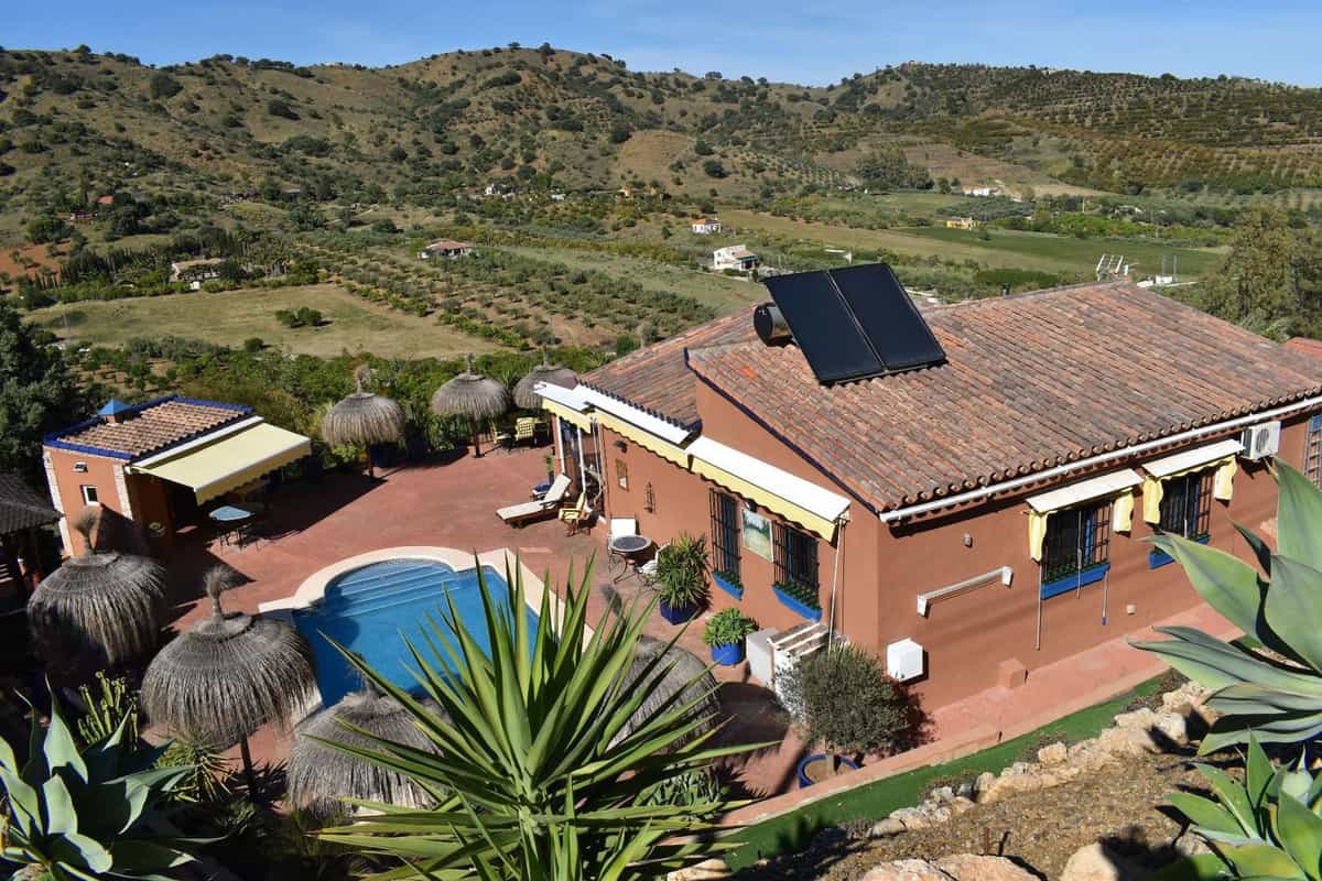 House in Coin, Andalusia 11732378