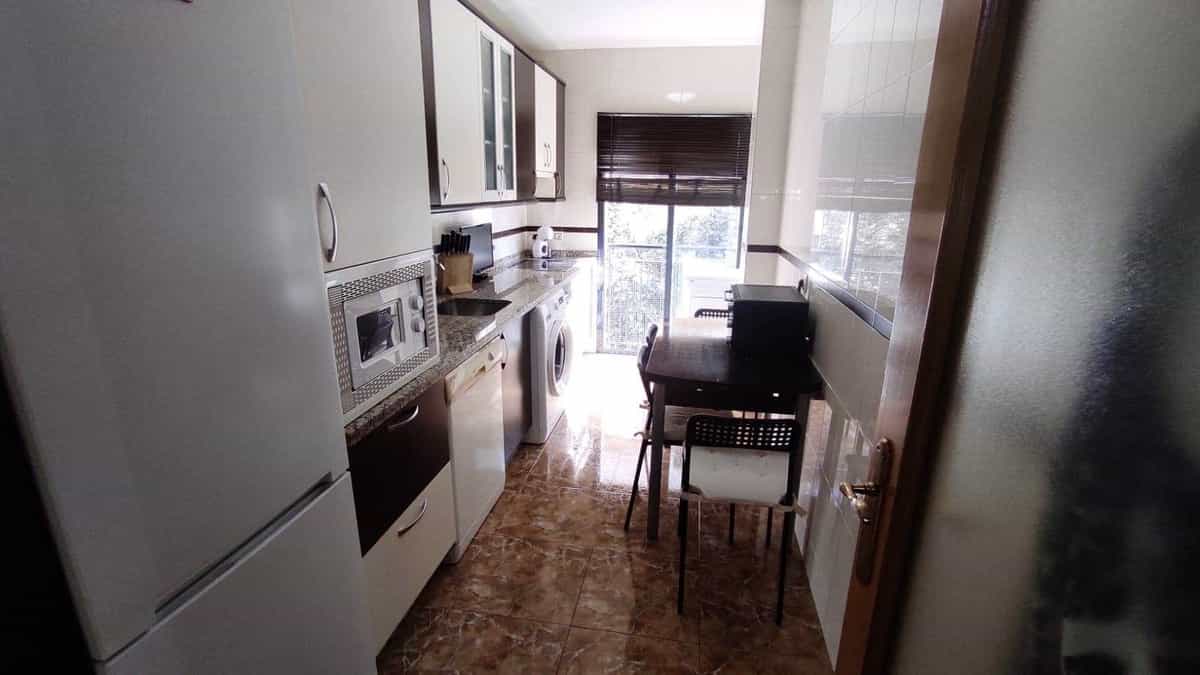 Condominium in Torremolinos, Andalusia 11732527