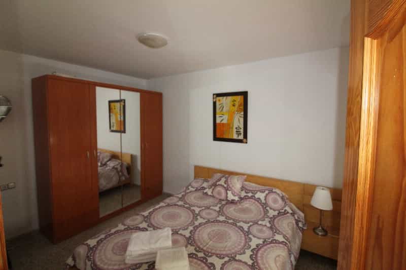 公寓 在 托雷莫利諾斯, 安達盧西亞 11732578