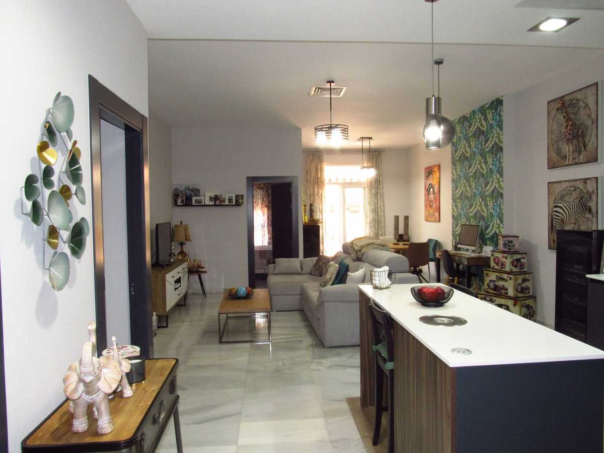 公寓 在 贝纳尔马德纳, 安达卢西亚 11732703