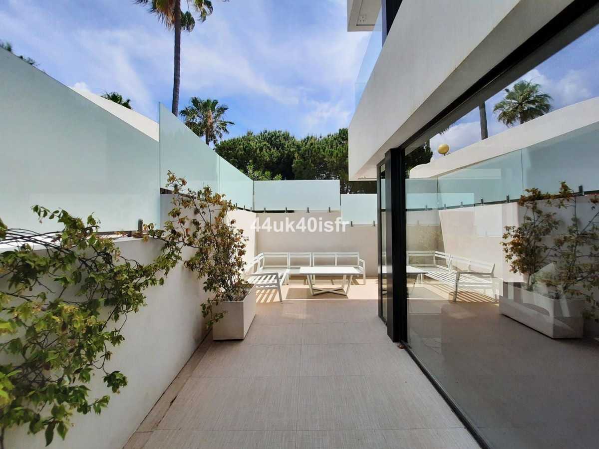Condominium in Marbella, Andalusia 11732711