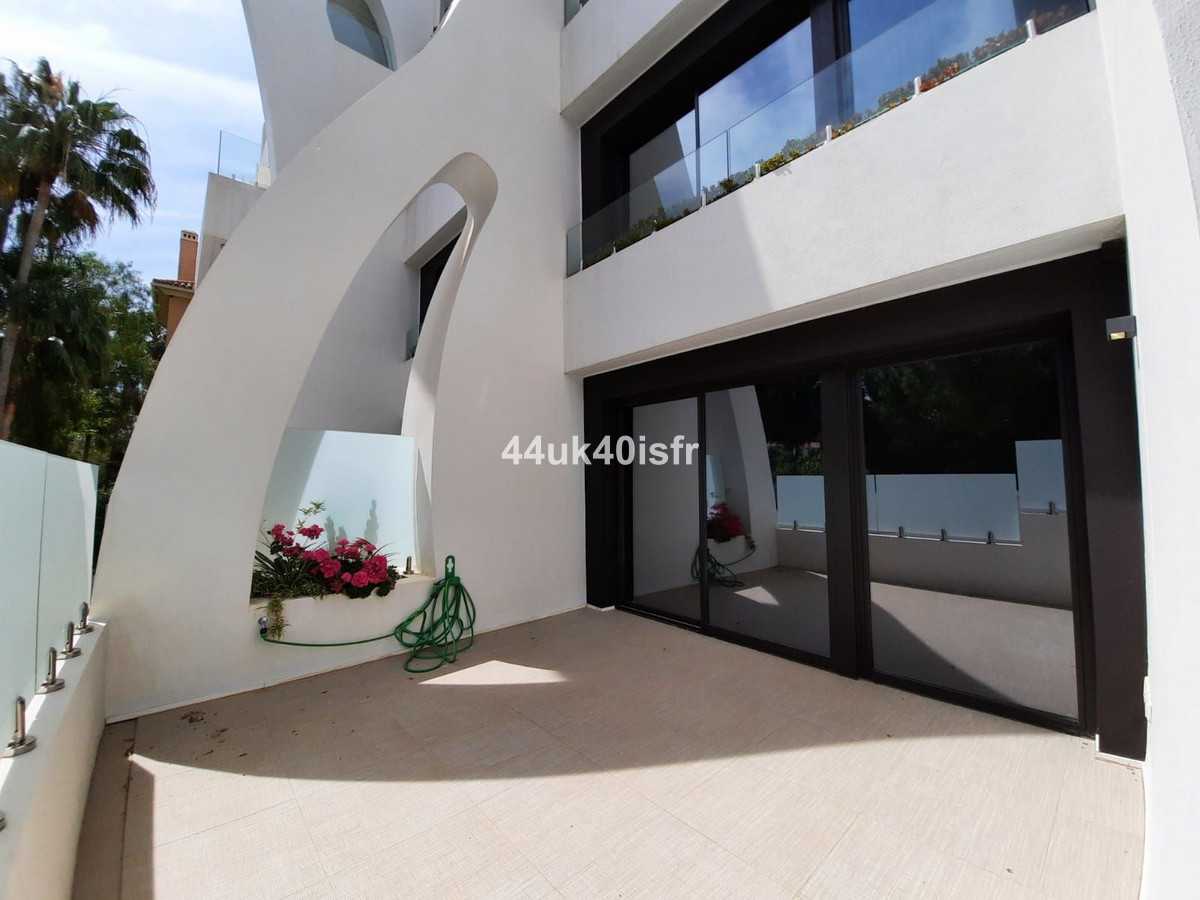 Condominium in Marbella, Andalusia 11732711
