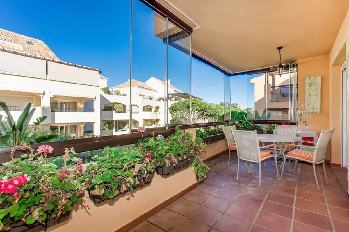 Eigentumswohnung im Marbella, Andalucía 11732716