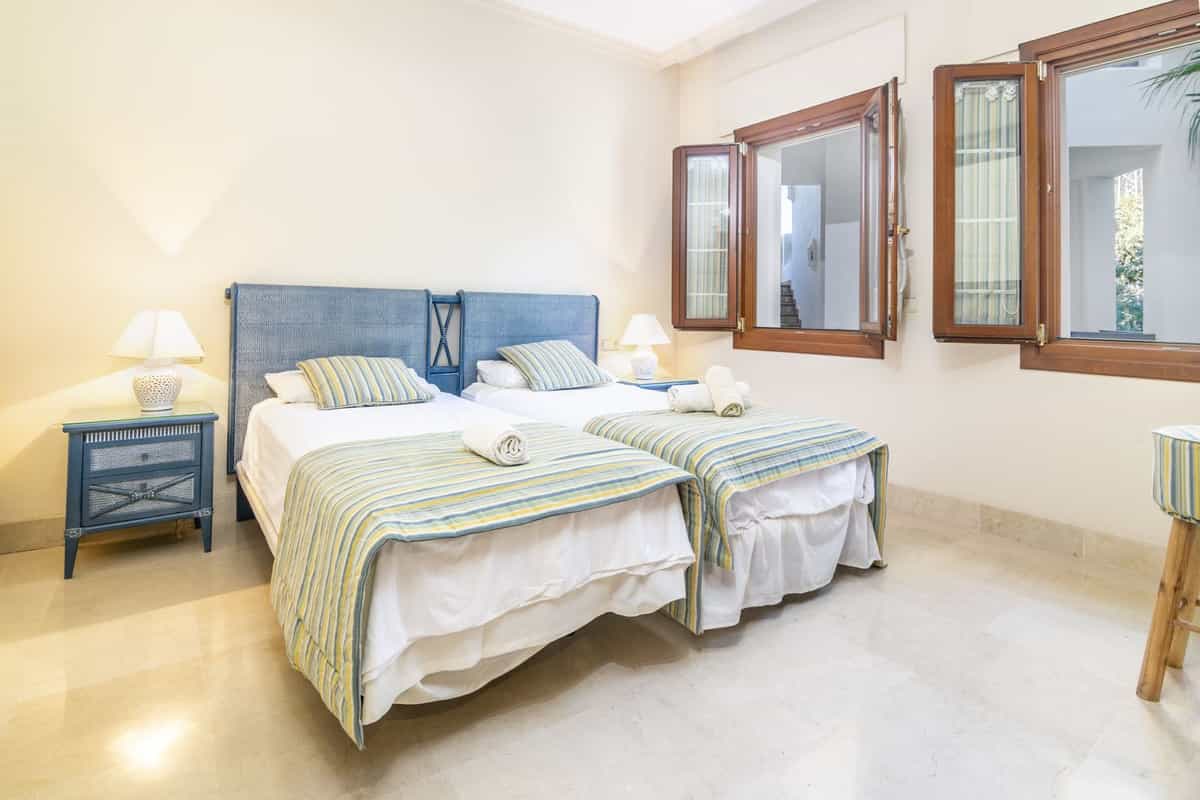 公寓 在 Marbella, Andalucía 11732735