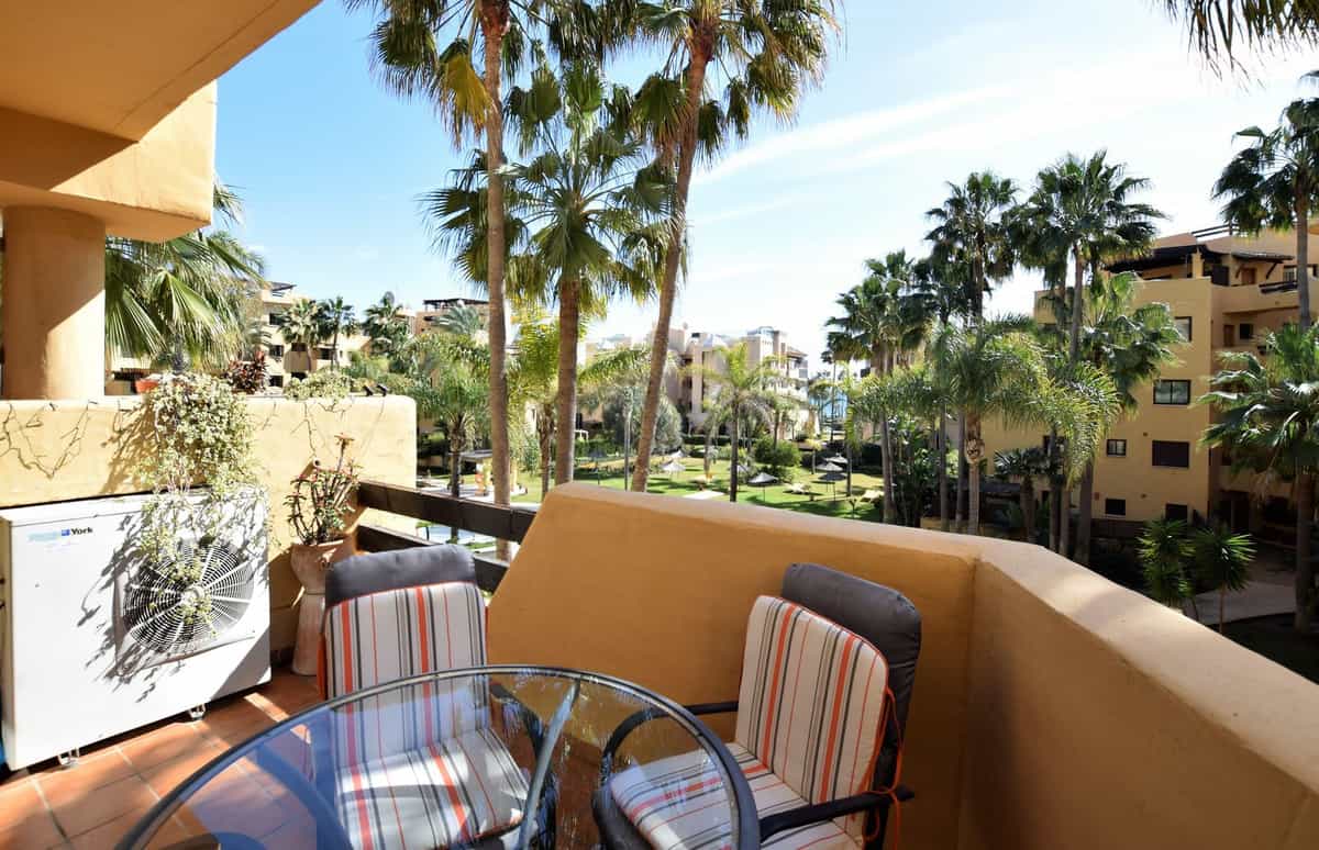 Condominium in Marbella, Andalusia 11732740