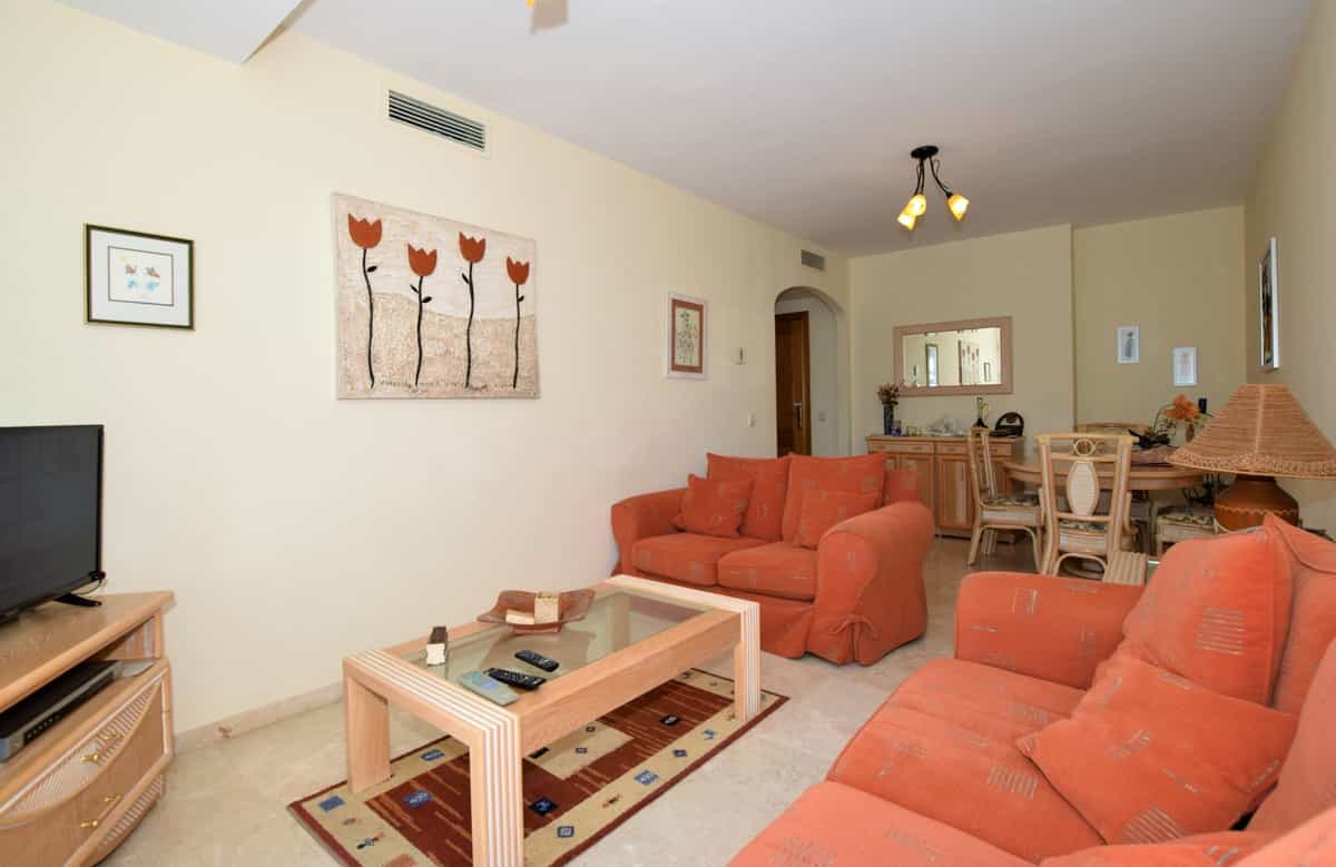 Condominium in Marbella, Andalusia 11732740