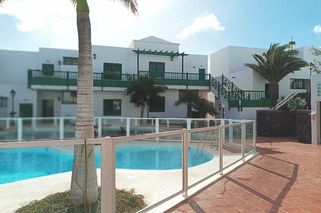 Condominium in Arrecife, Canary Islands 11732784