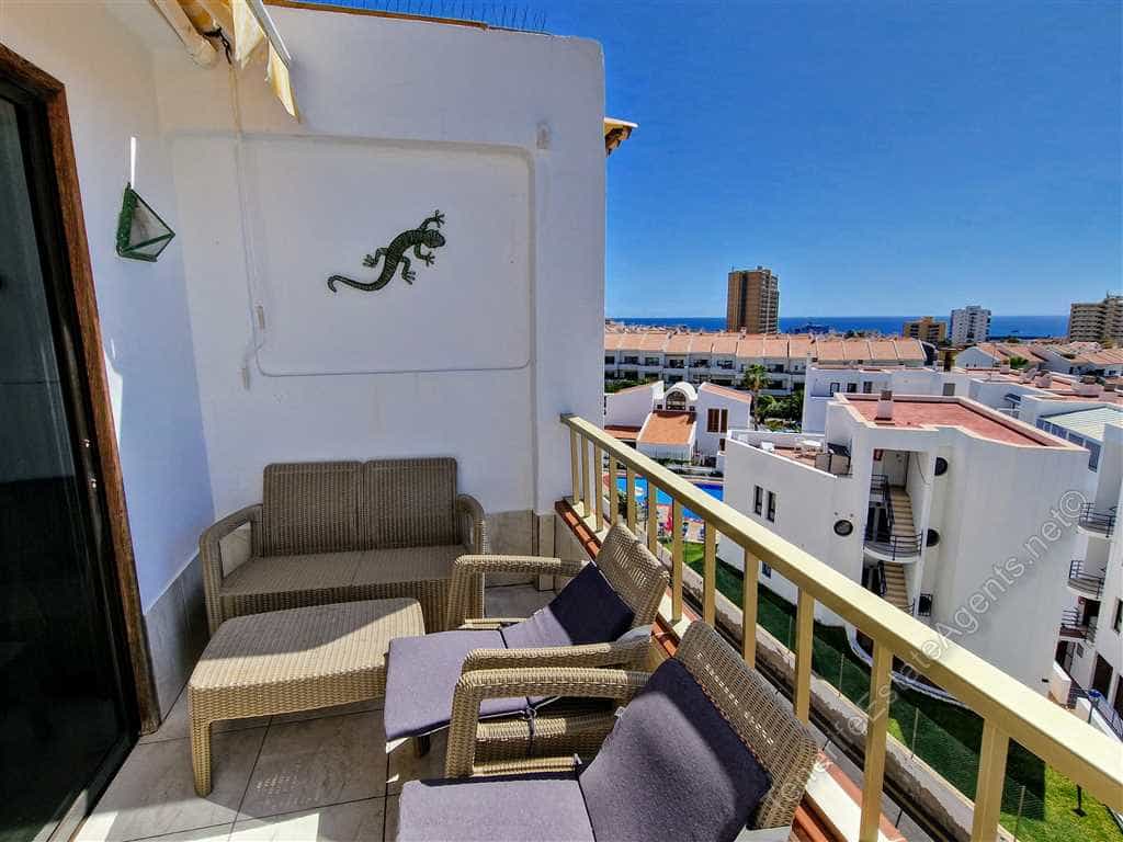 Condominium in Los Cristianos, Canary Islands 11732788