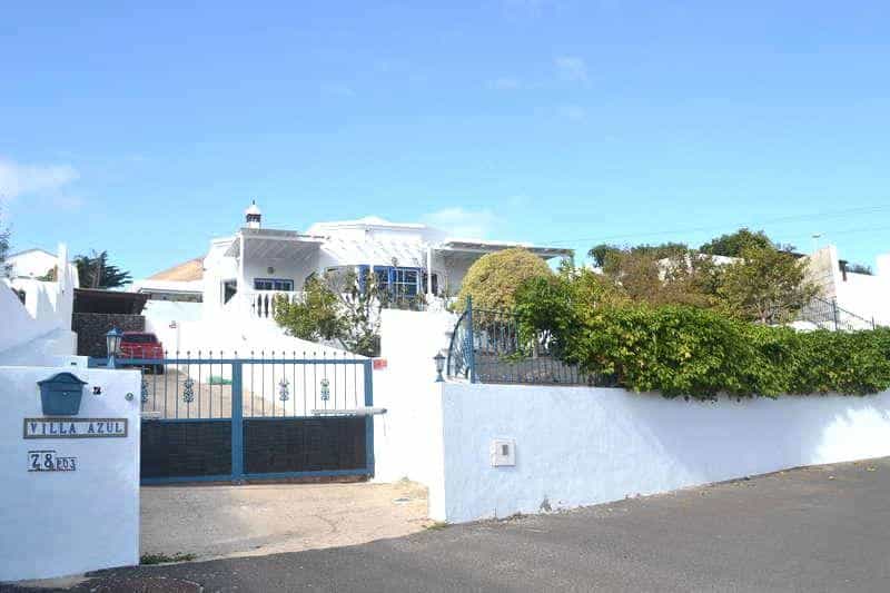 House in Tias, Canary Islands 11732800