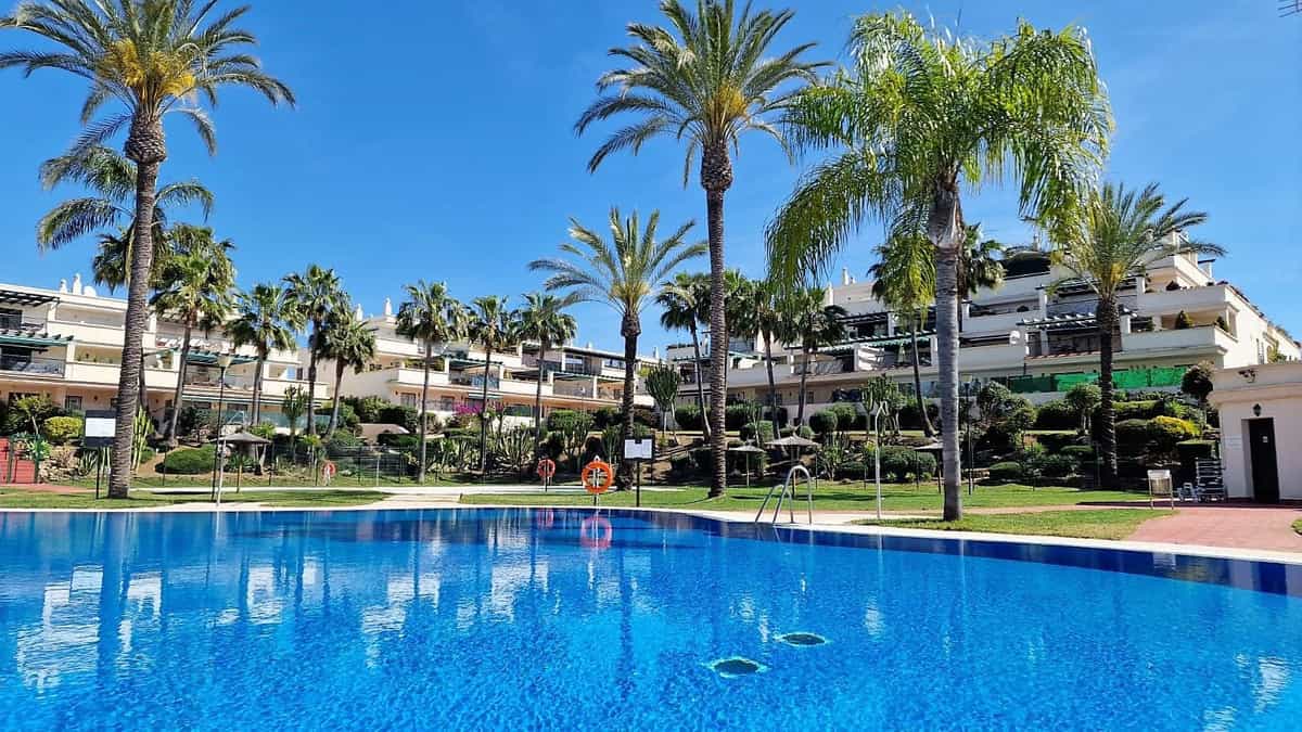 Condominium in Marbella, Andalusia 11732877