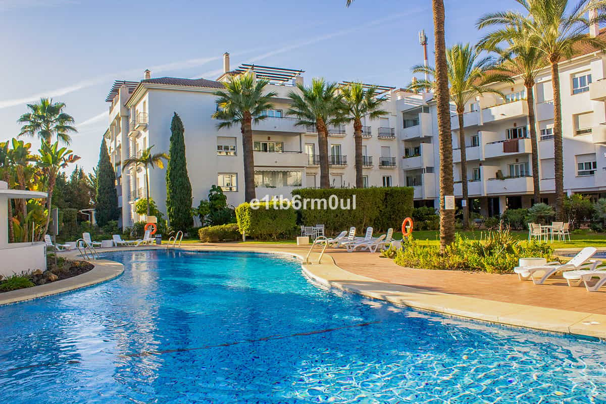 Condominium in Marbella, Andalusië 11732912