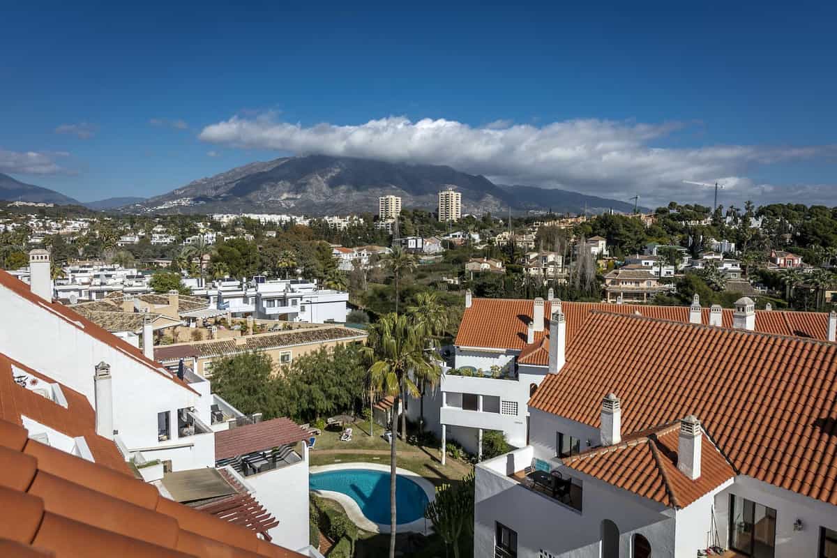 Condominium in Marbella, Andalusië 11732995