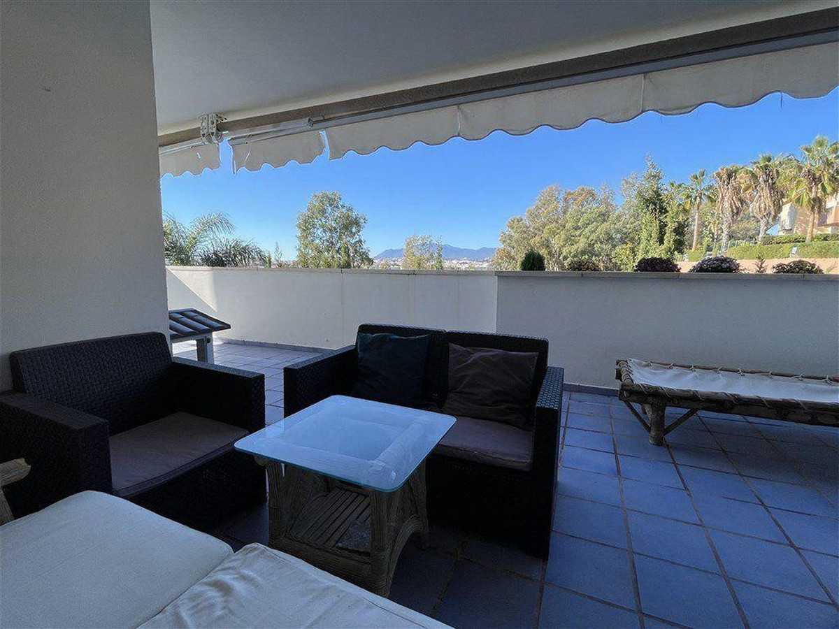 Condominium in Marbella, Andalusia 11733007