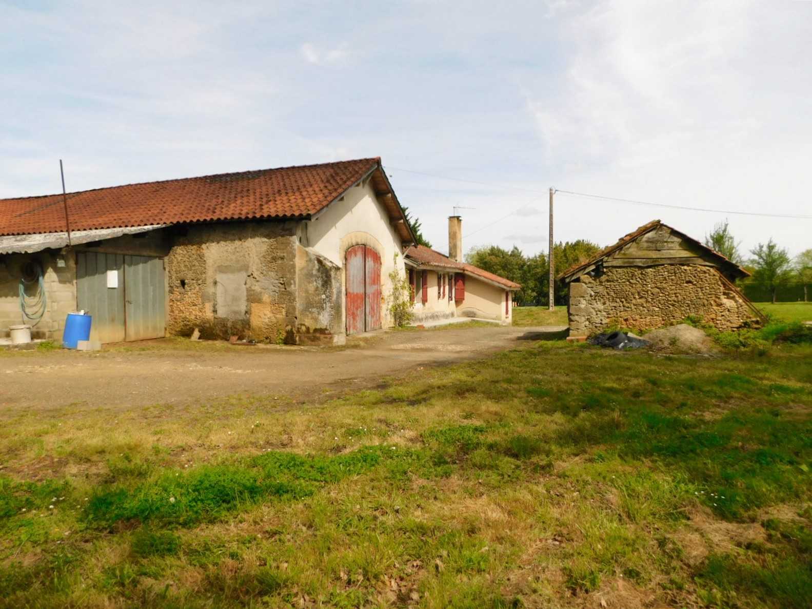 σπίτι σε Cazaubon, Occitanie 11733153