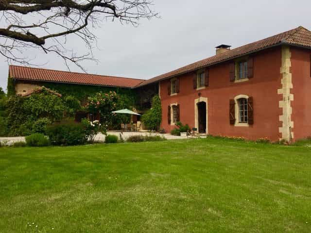 жилой дом в Miélan, Occitanie 11733261