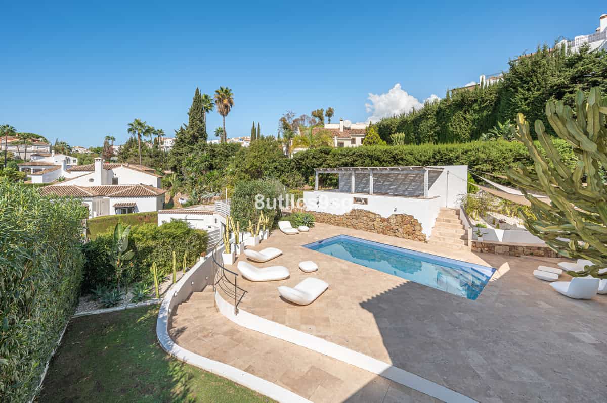 House in Marbella, Andalusia 11733365