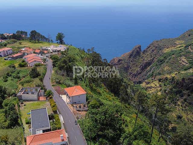 الأرض في Estreito da Calheta, Madeira 11733377