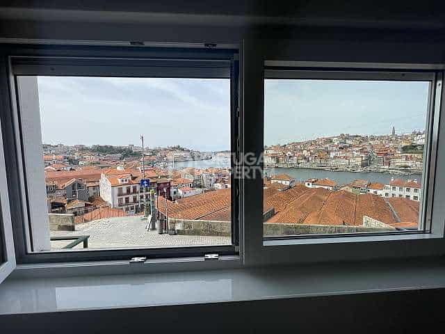 Кондоминиум в Porto, Porto District 11733380